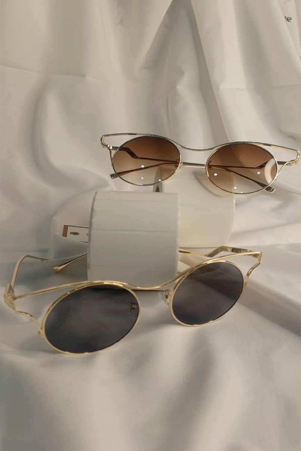 Gold Wireframe Round Cat Eye